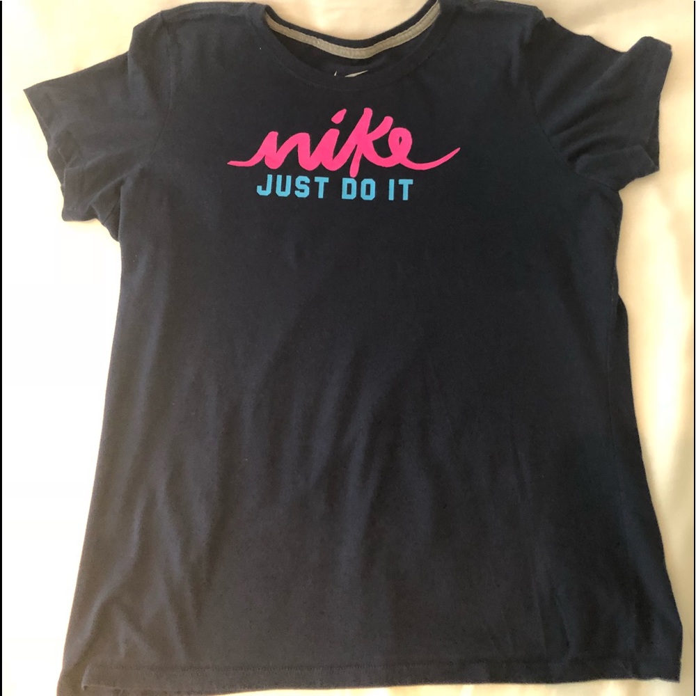 NIKE Just Do It Women’s XL Short Sleeved Tee